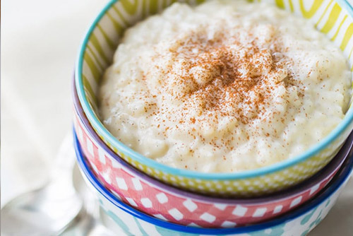 Bowl of rice porridge sprinkled with cinnamon