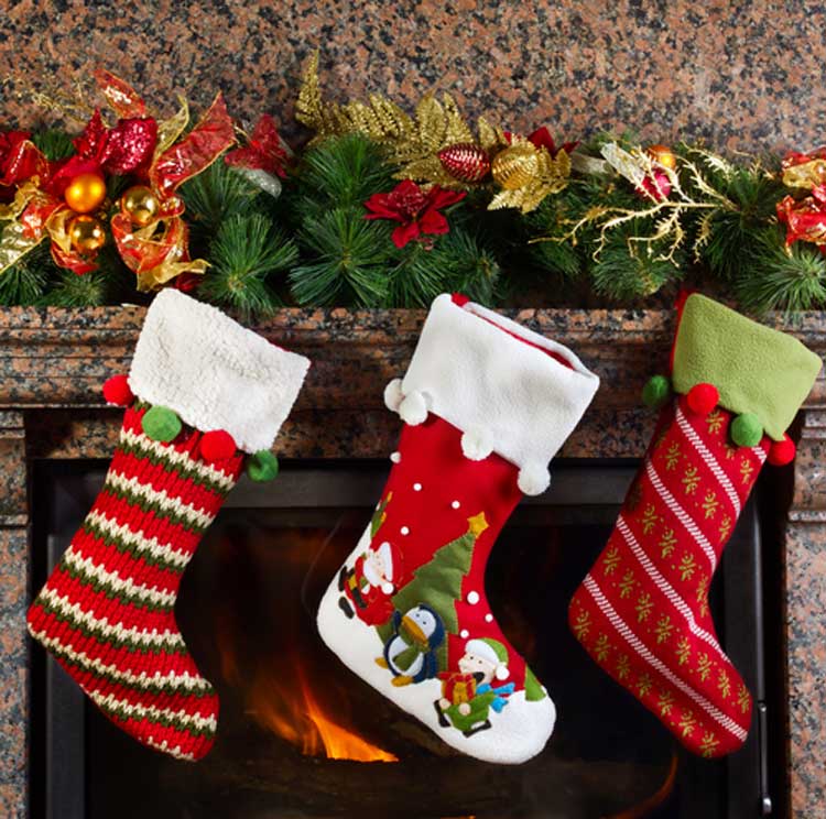 Stockings hung near the fireplace
﻿