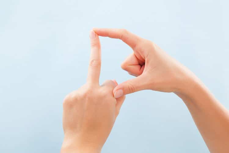 Hand sign of letter D