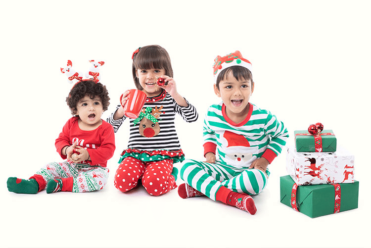 Adorable kids in Christmas-inspired pyjamas!
