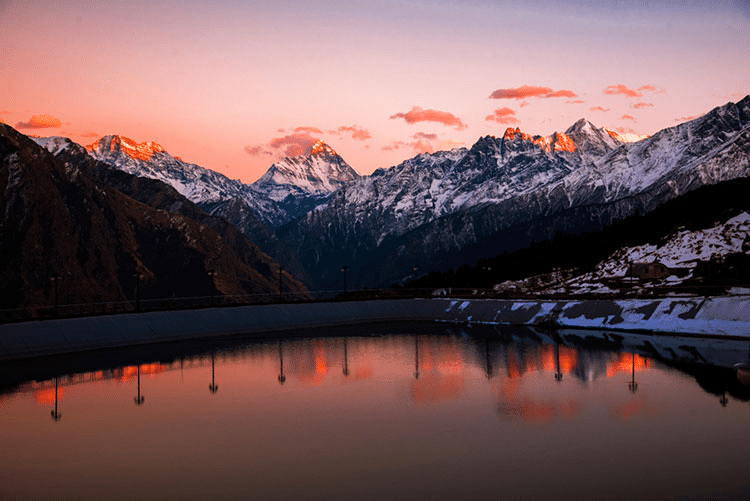 Snowcapped mountains in Auli, Uttarakhand