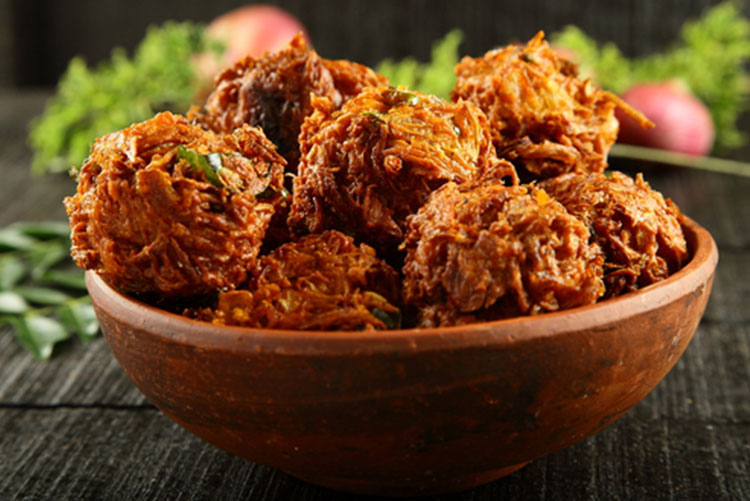 Pakoras in a bowl