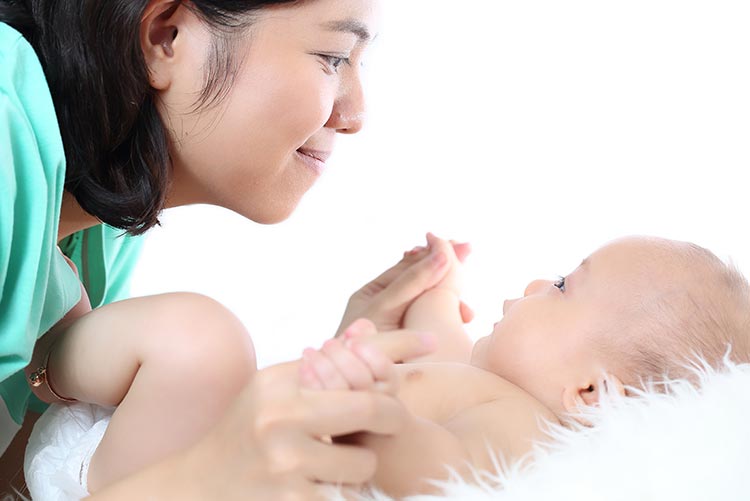 7 Newborn baby care tips to help new mommies